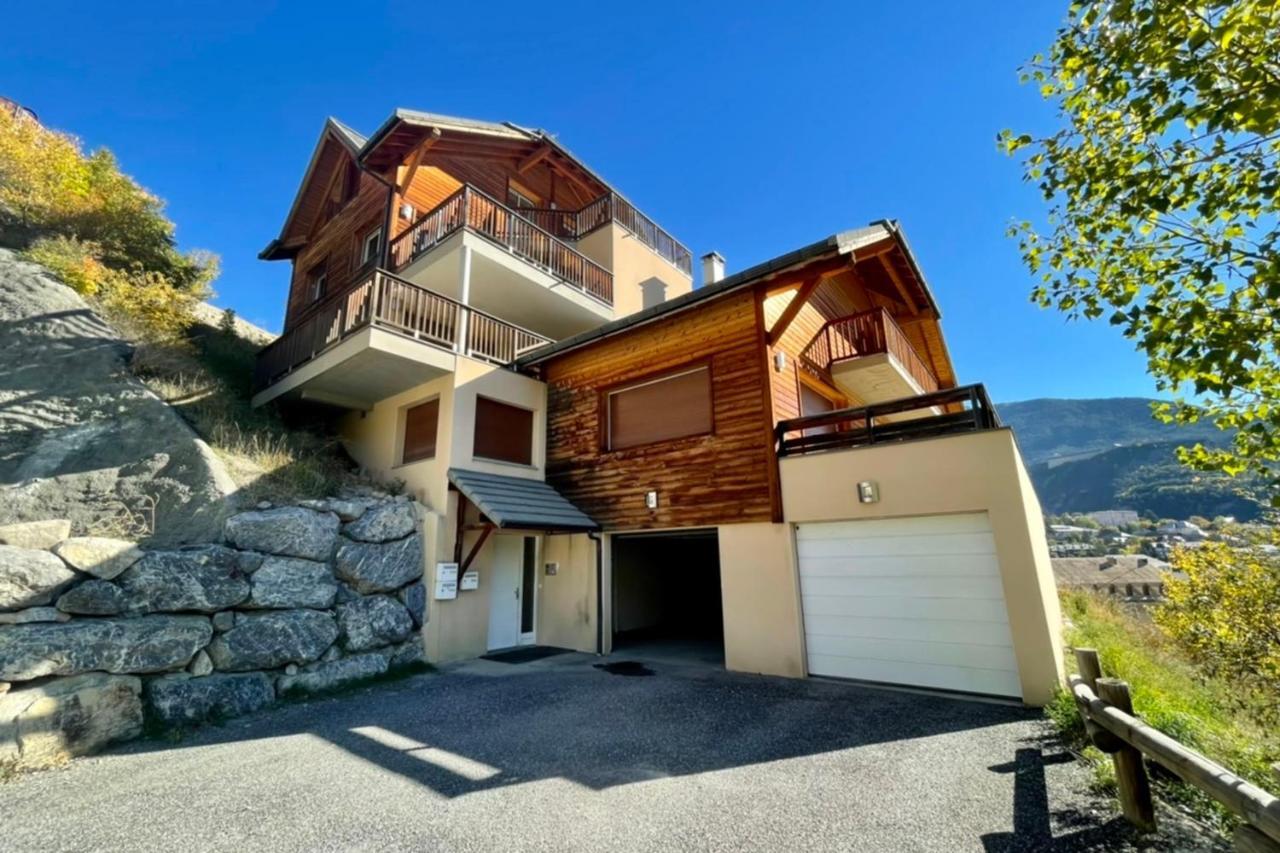 Large Chalet With Terrace And View In Briancon Apartment Exterior photo