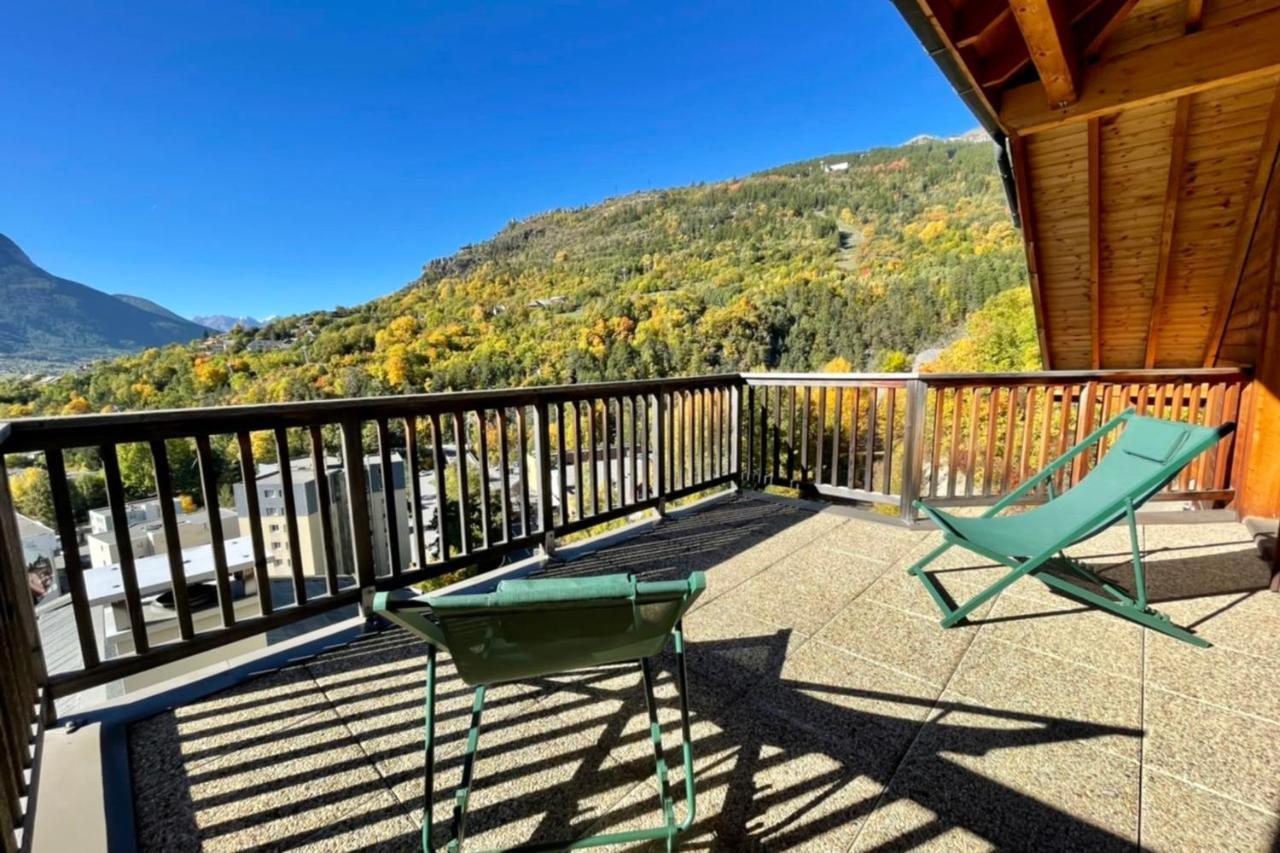Large Chalet With Terrace And View In Briancon Apartment Exterior photo
